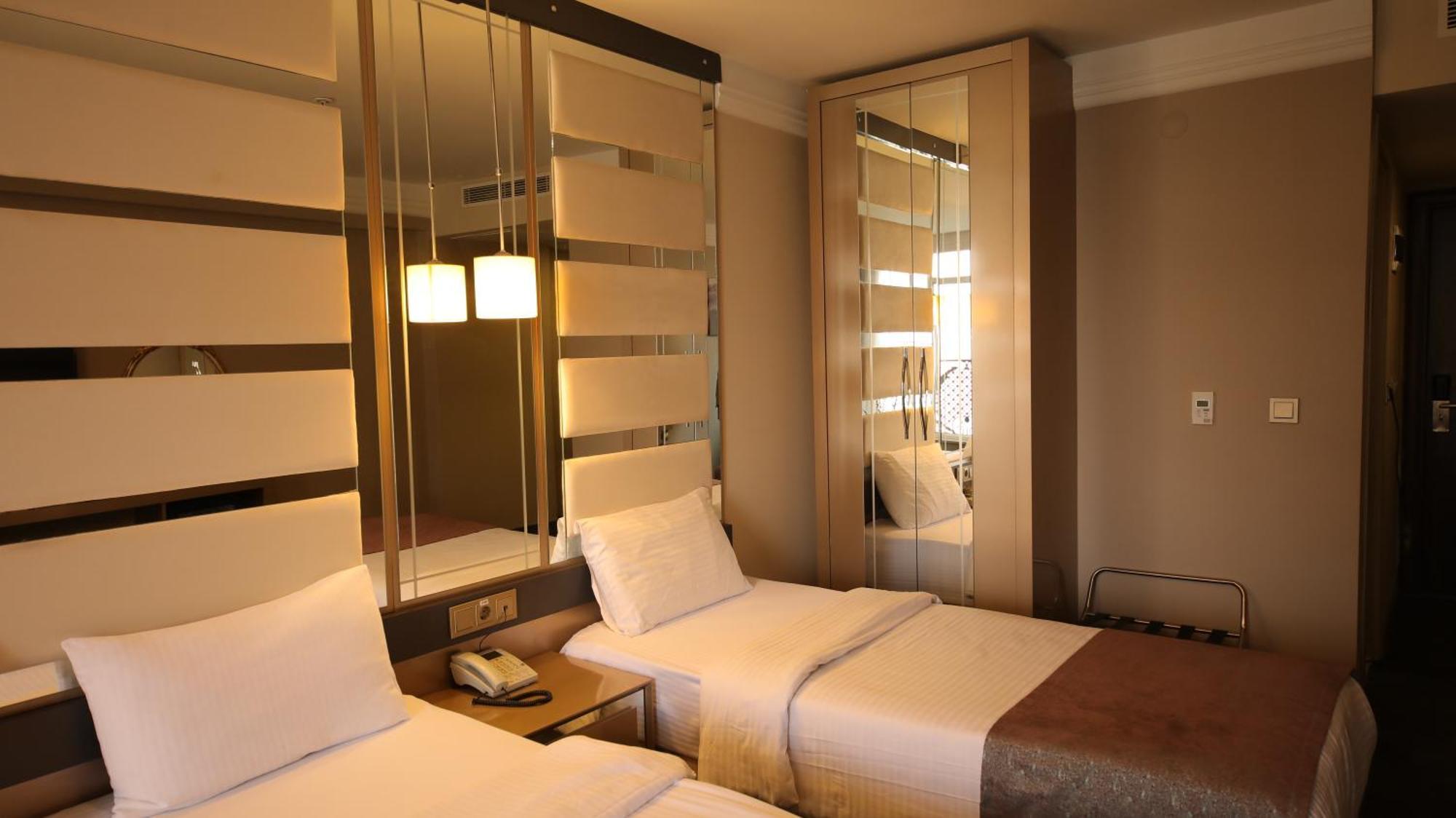 Reform Hotel 반 외부 사진